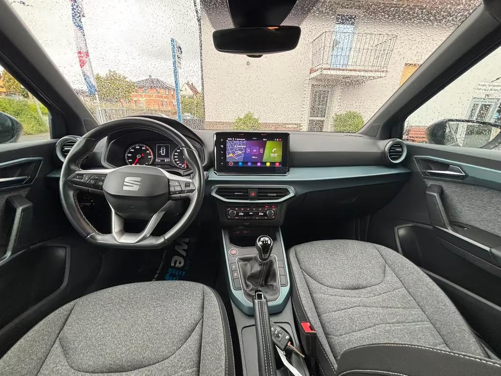 Seat Arona