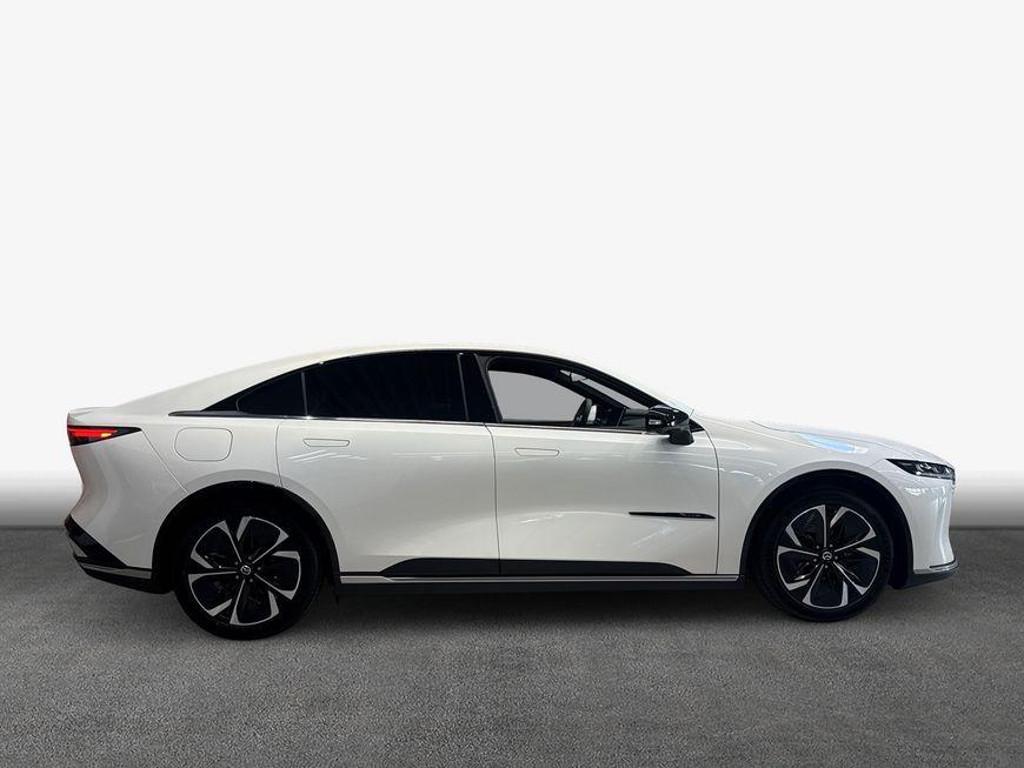 Mazda 6e