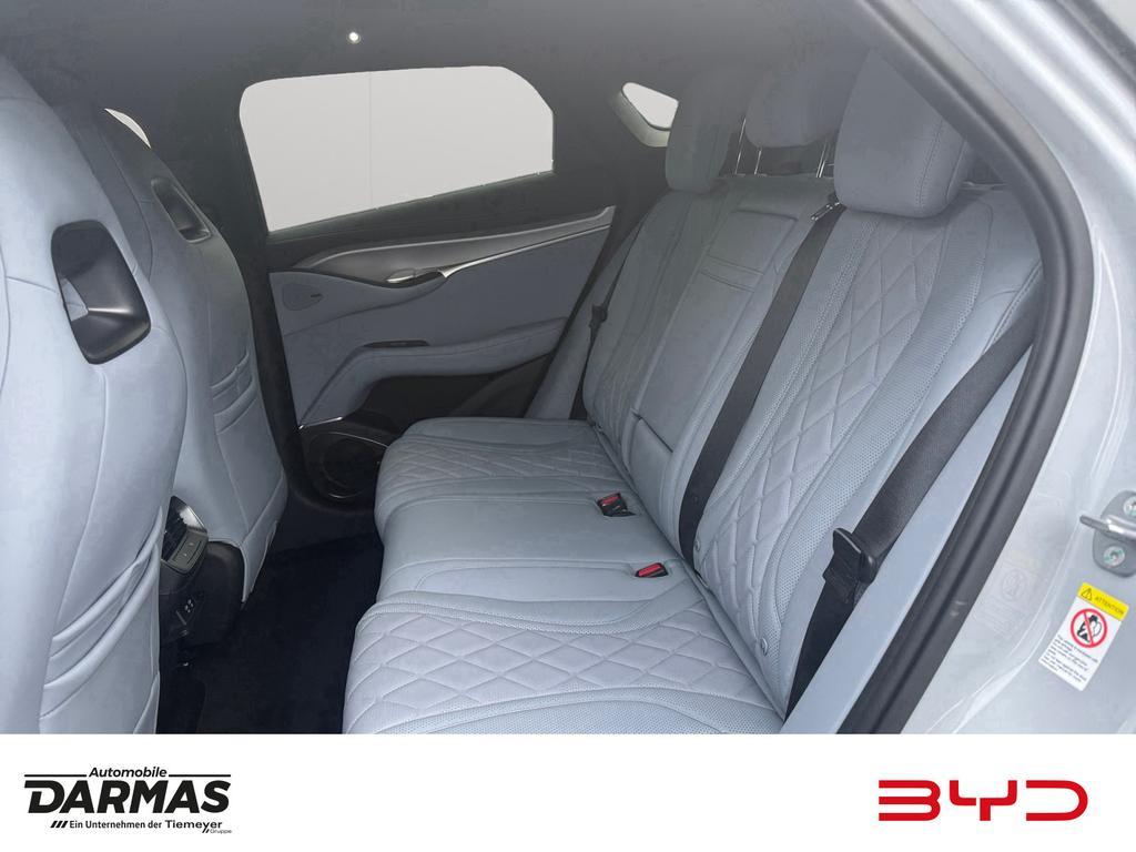 BYD Sealion 7