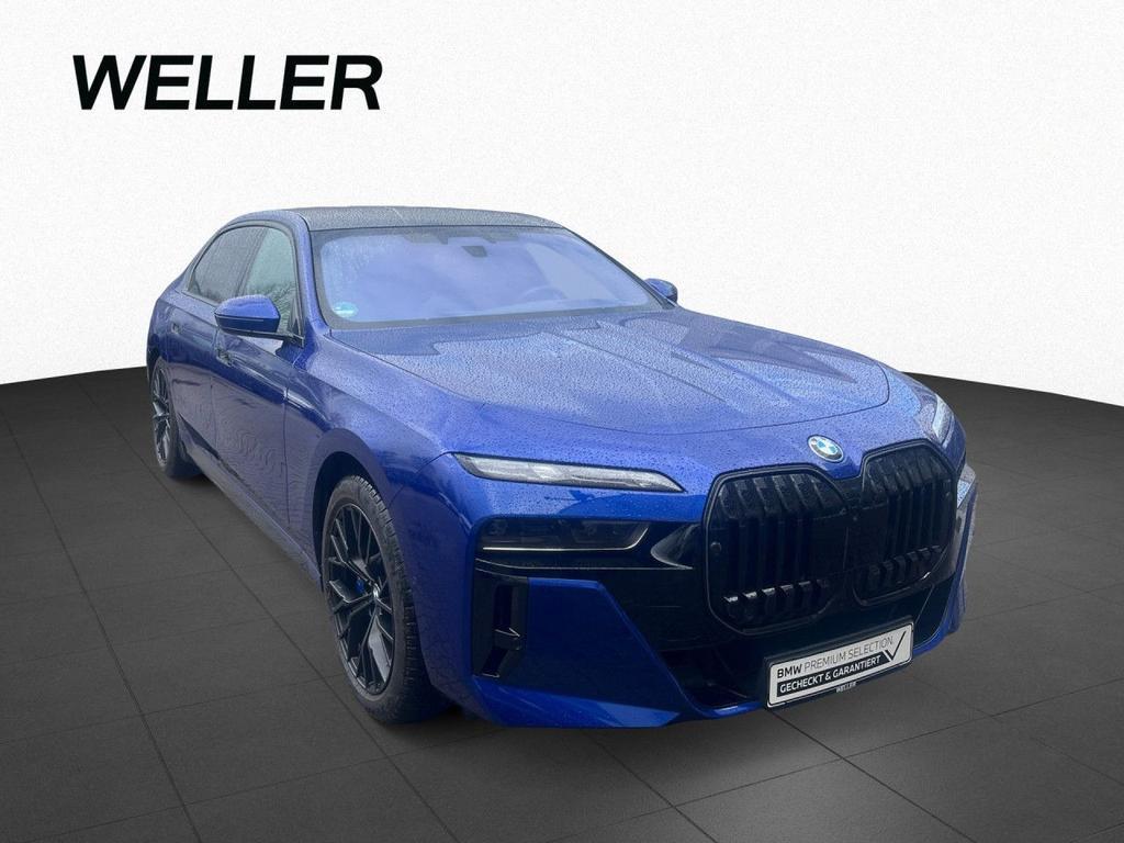 BMW i7