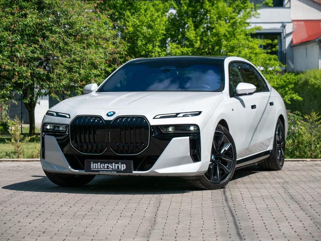 BMW i7