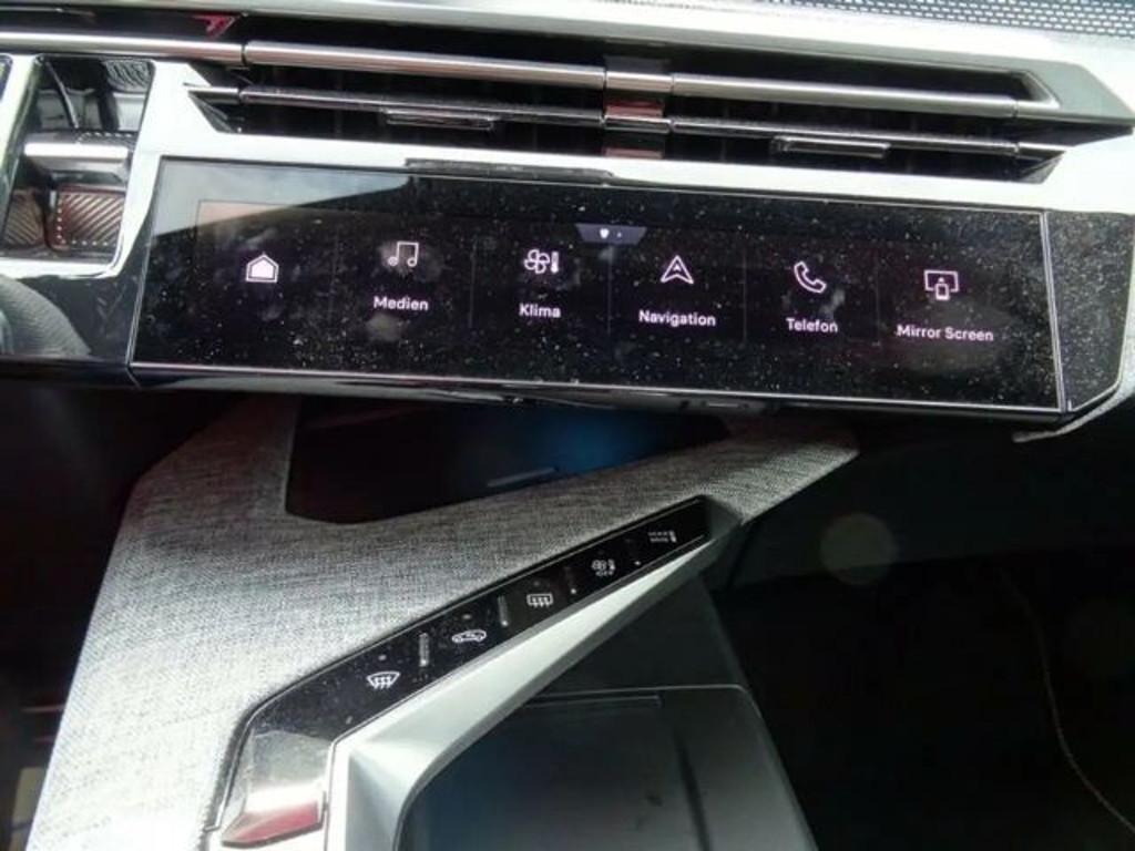 Peugeot E-5008