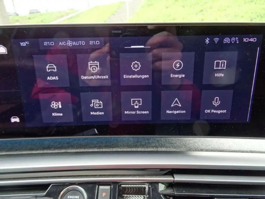 Peugeot E-5008