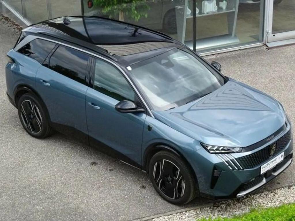 Peugeot E-5008