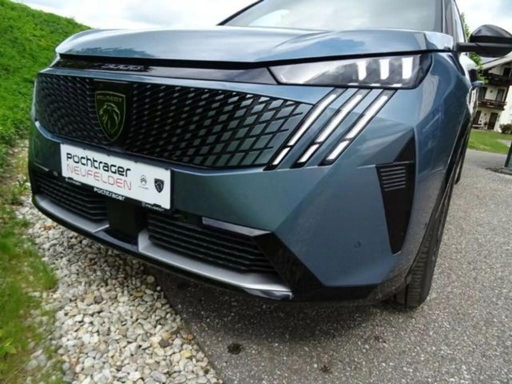 Peugeot E-5008