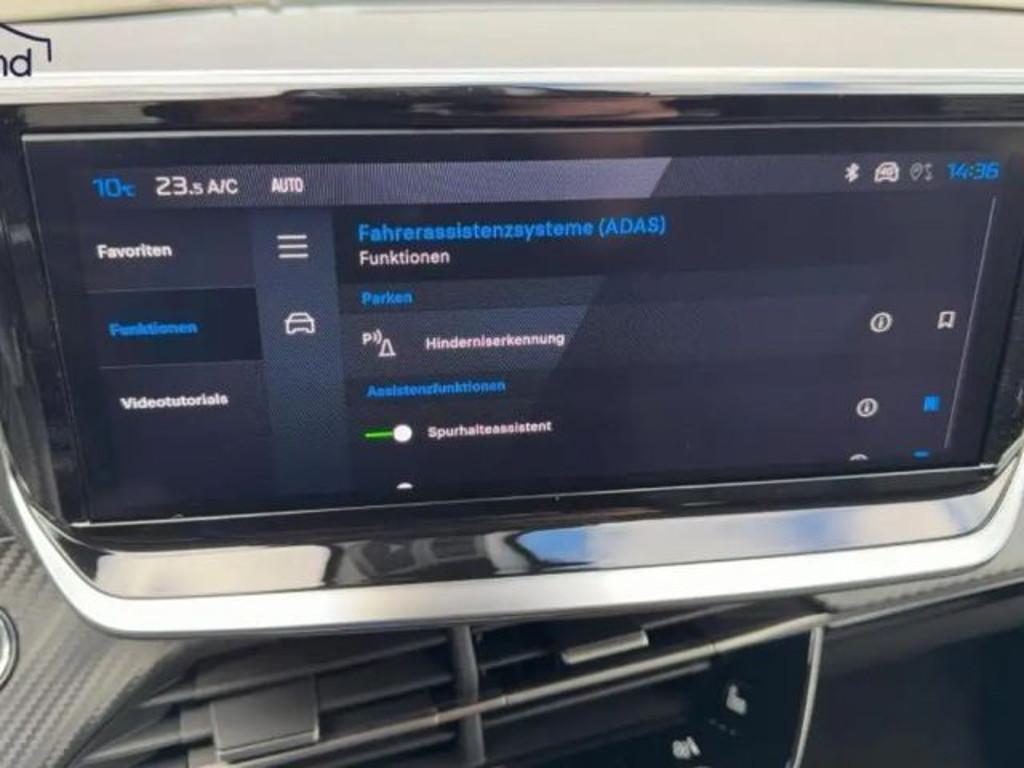 Peugeot e-208