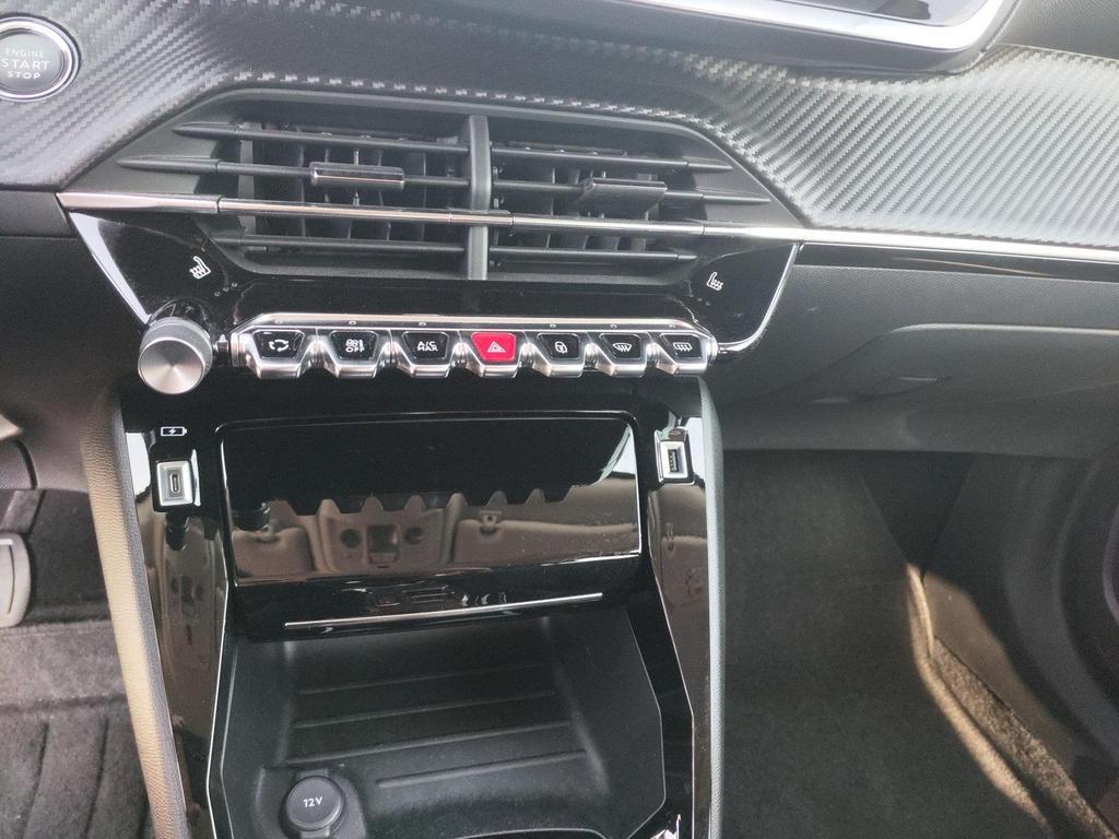 Peugeot e-2008