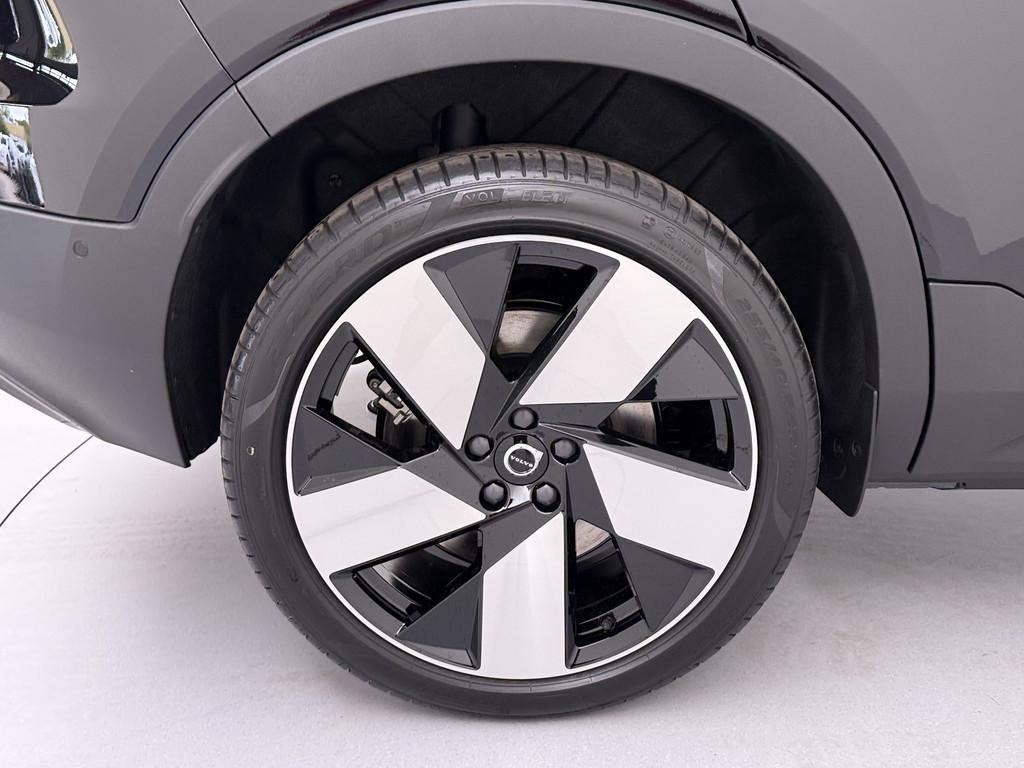 Volvo EX40