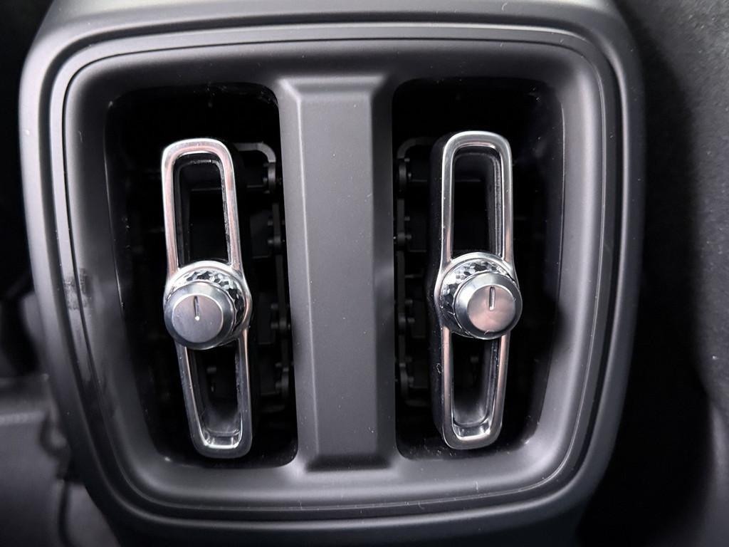Volvo EX40