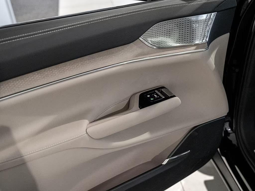 Volvo EX90