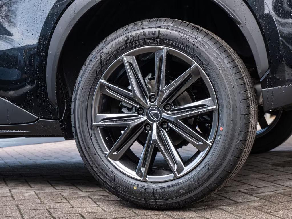 Lexus LBX