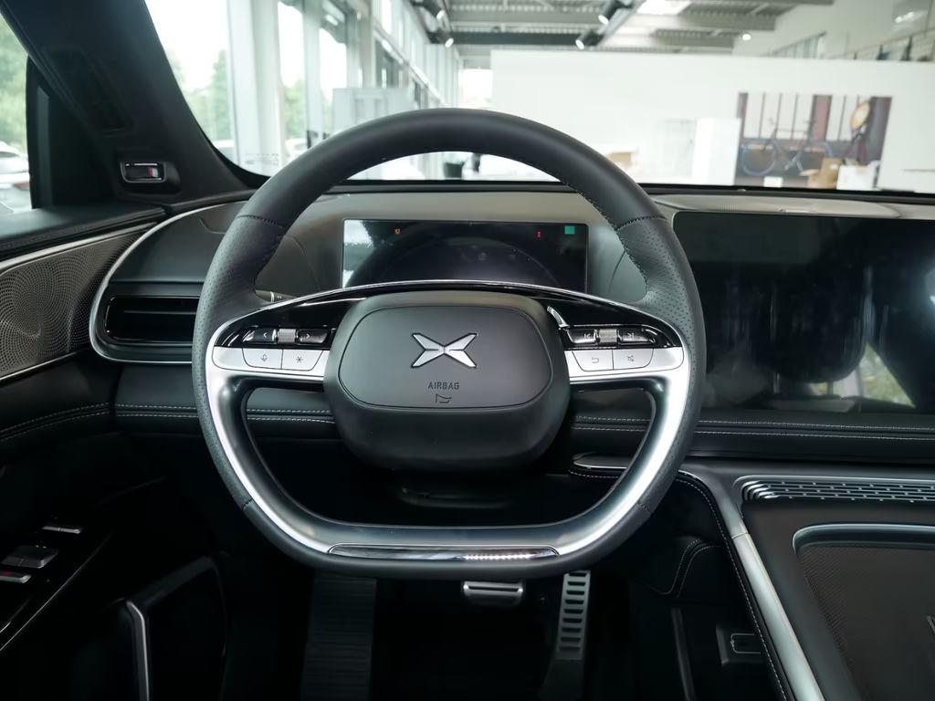 Xpeng G9