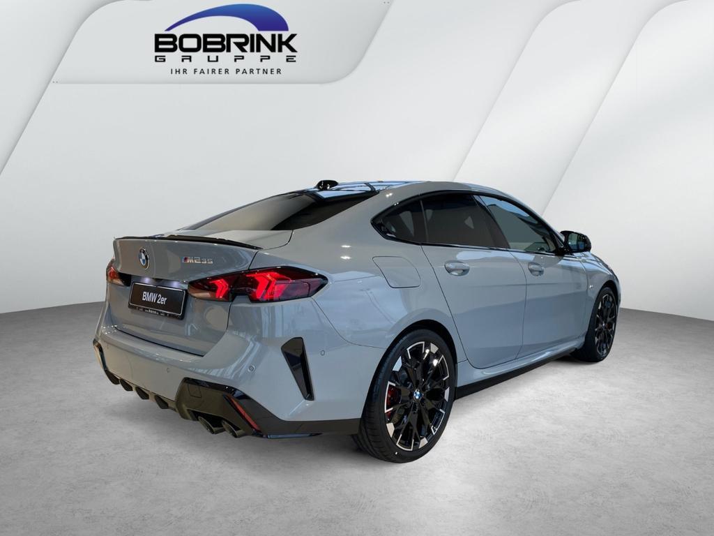BMW M235