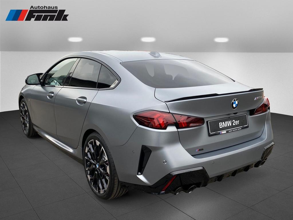 BMW M235
