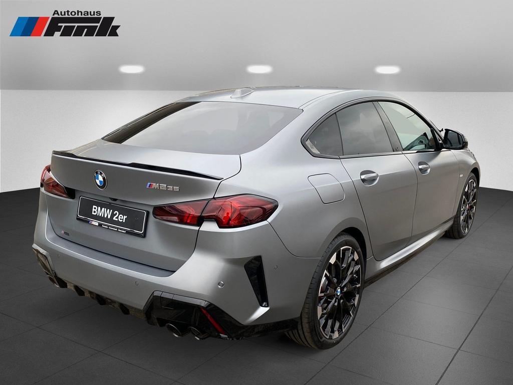 BMW M235