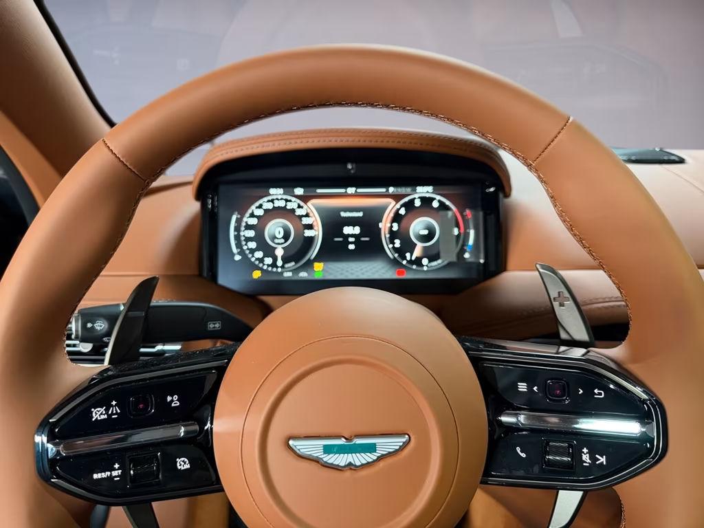 Aston Martin DB12