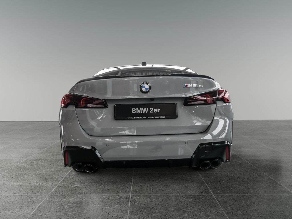 BMW M235