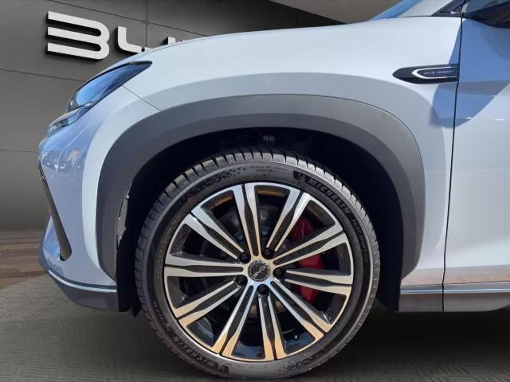 BYD Sealion 7