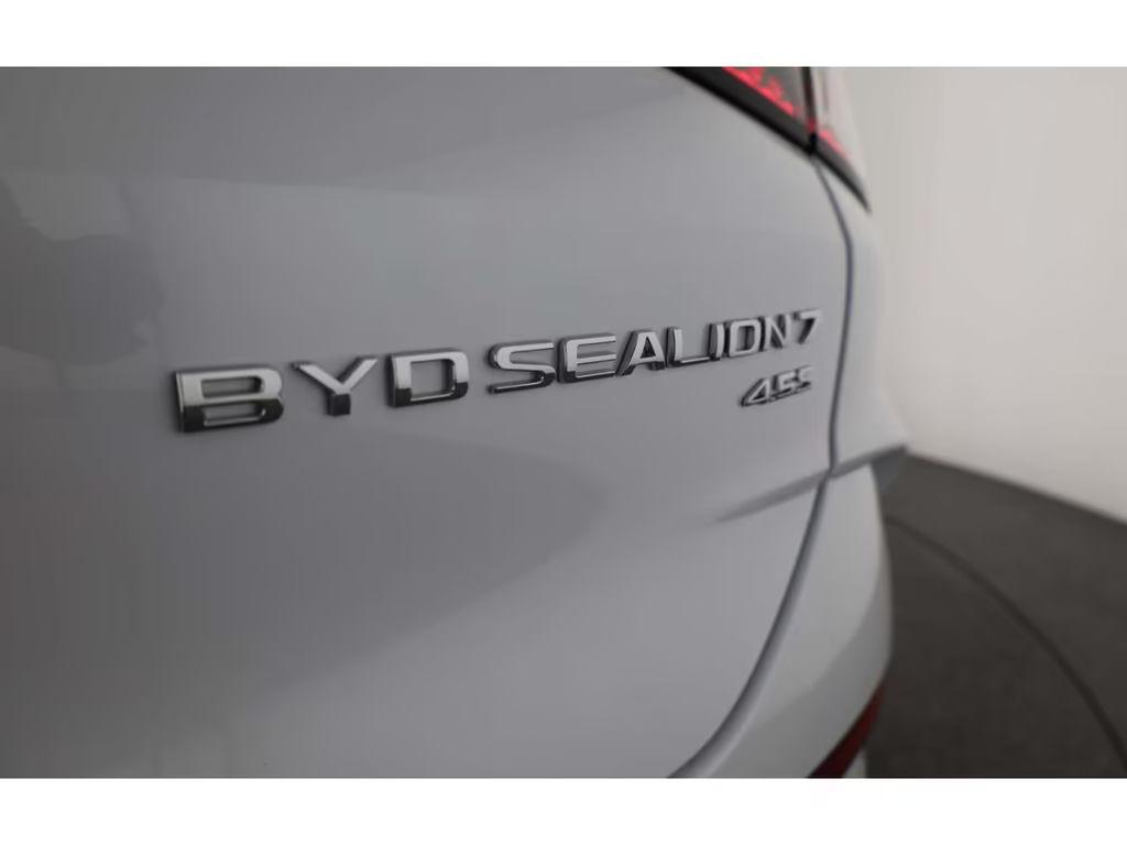 BYD Sealion 7
