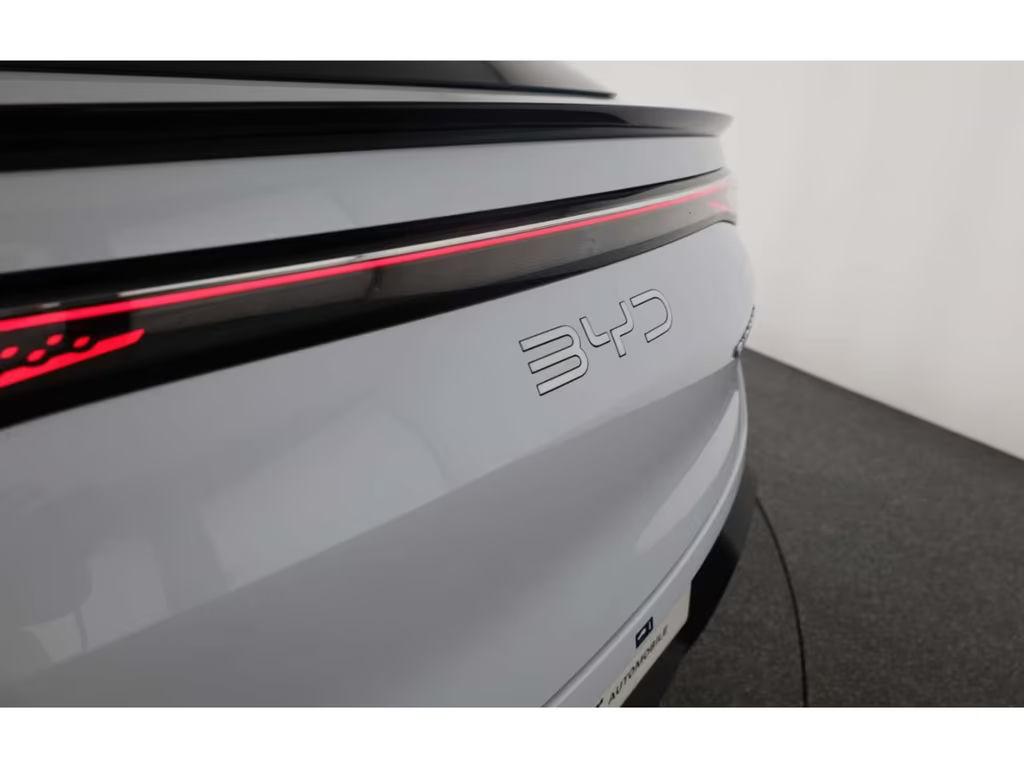 BYD Sealion 7