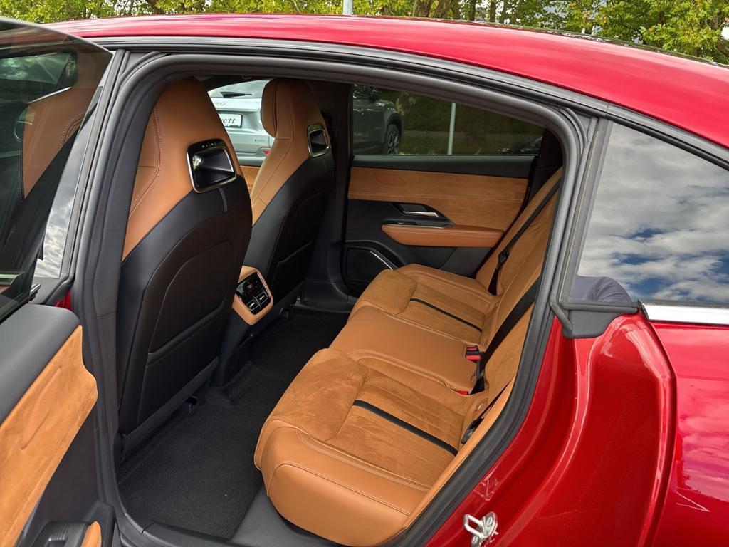 Mazda 6e