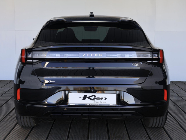 Zeekr 001