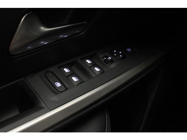Peugeot E-3008