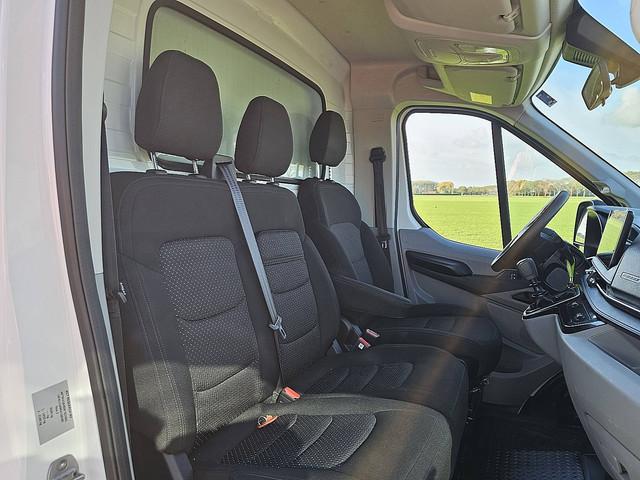 Maxus Deliver9