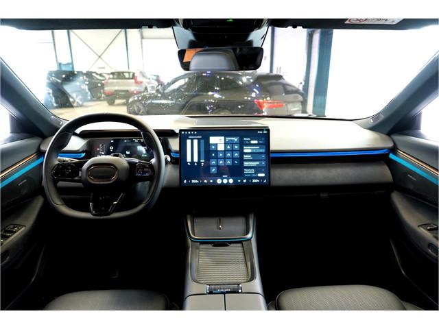 Lynk & Co 08