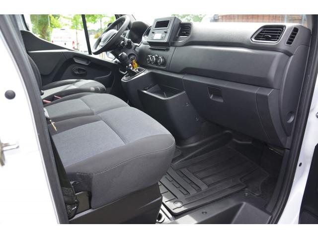 Nissan Interstar