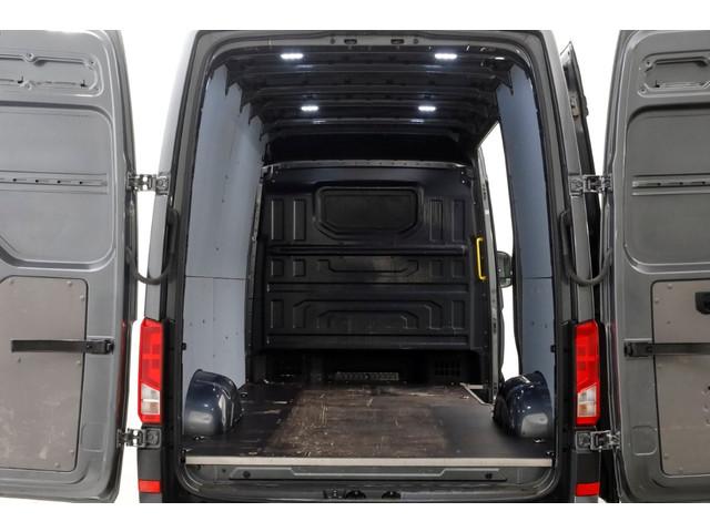 MAN TGE