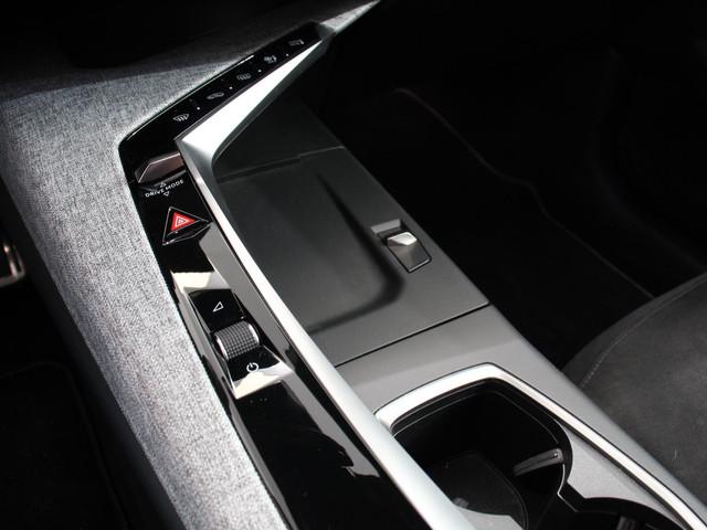 Peugeot E-3008