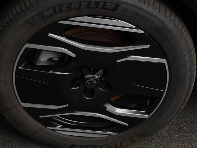 Peugeot E-3008