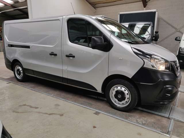 Nissan NV300
