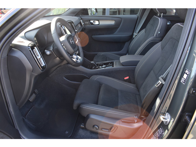 Volvo EX40