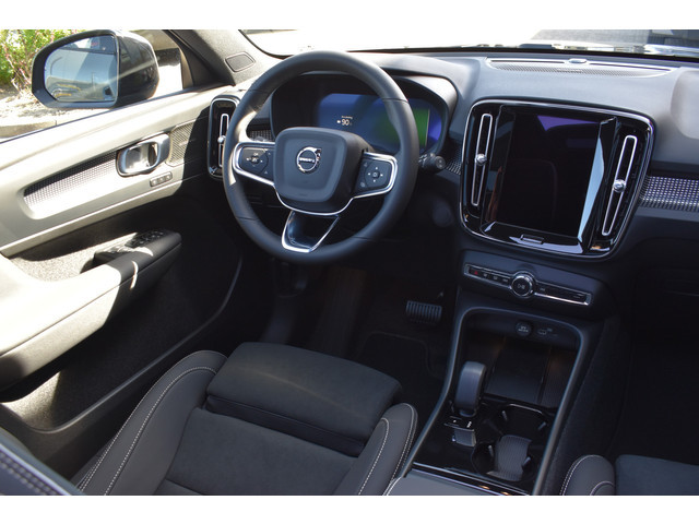 Volvo EX40
