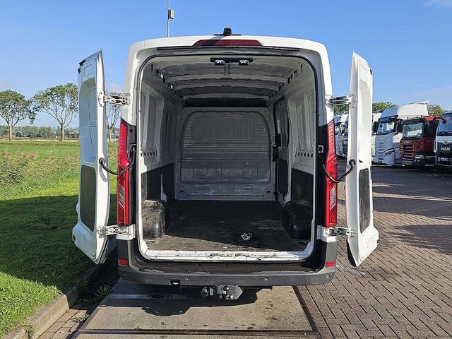 Maxus Deliver9
