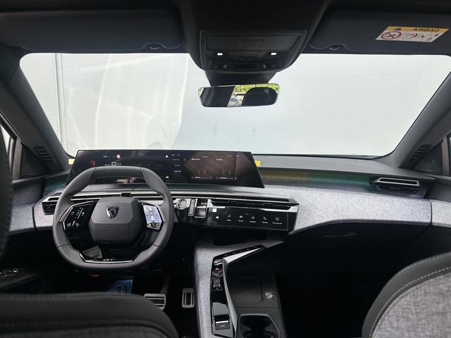 Peugeot E-5008