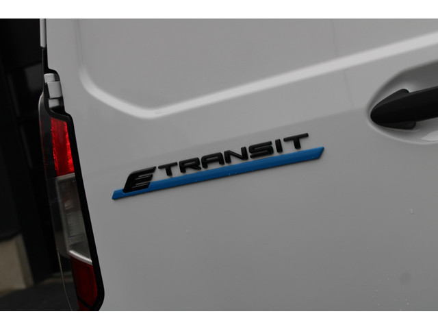 Ford E-Transit Courier