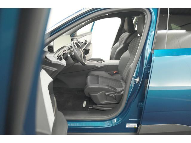 Peugeot E-3008