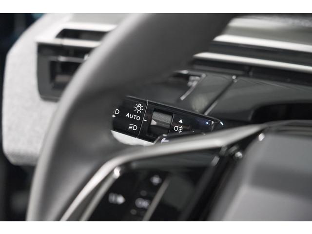 Peugeot E-3008
