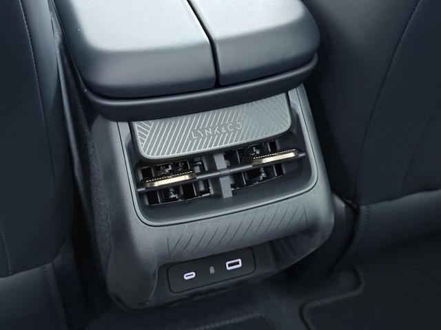 Lynk & Co 08