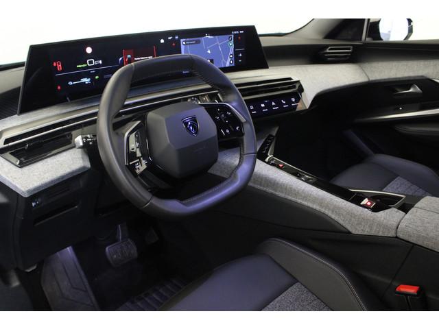 Peugeot E-3008