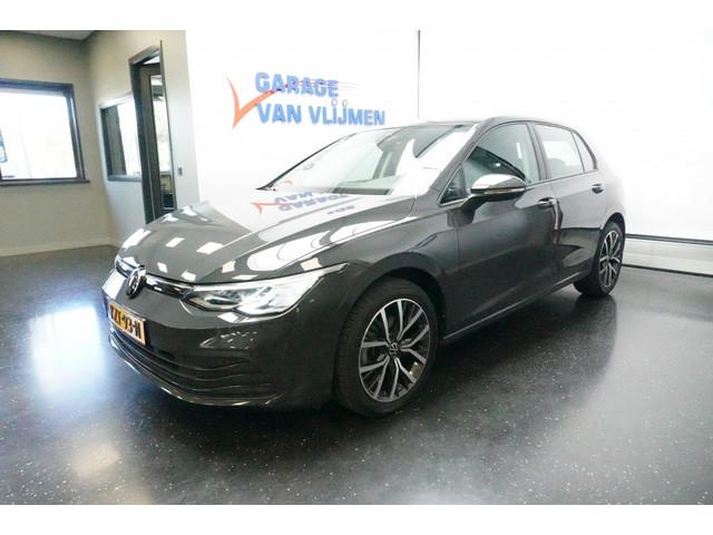 Volkswagen Golf 2023 Benzine