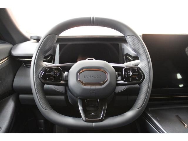 Lynk & Co 08
