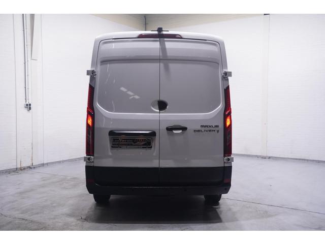 Maxus Deliver9