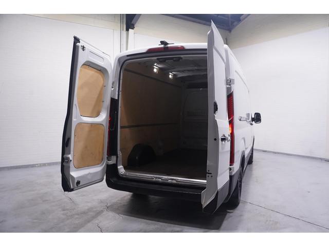 Maxus Deliver9