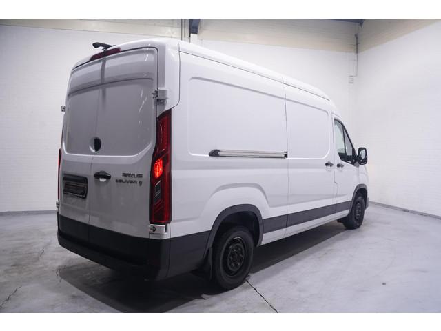 Maxus Deliver9