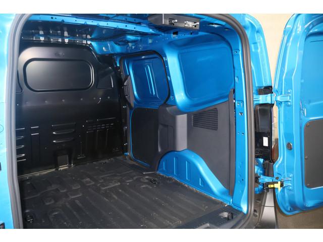Ford E-Transit Courier