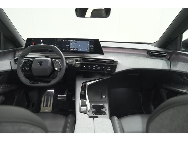 Peugeot E-3008